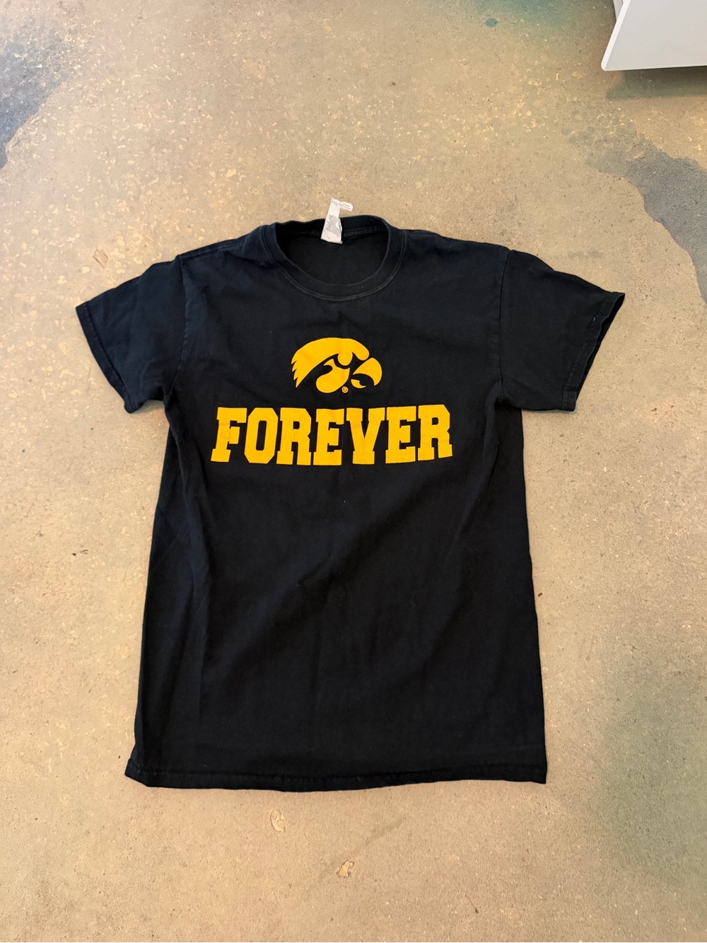 Tee - Picture 1 of 4